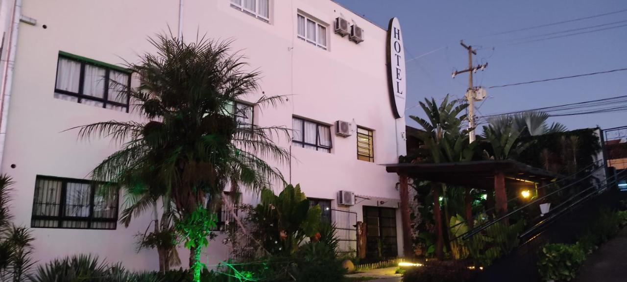 Vespasiano Hotel Telemaco Borba Экстерьер фото