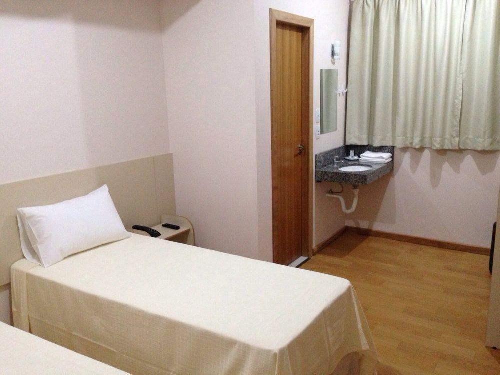 Vespasiano Hotel Telemaco Borba Экстерьер фото