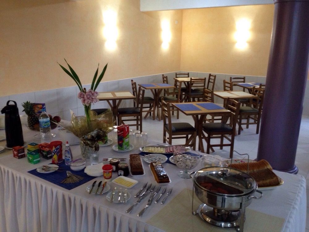 Vespasiano Hotel Telemaco Borba Экстерьер фото