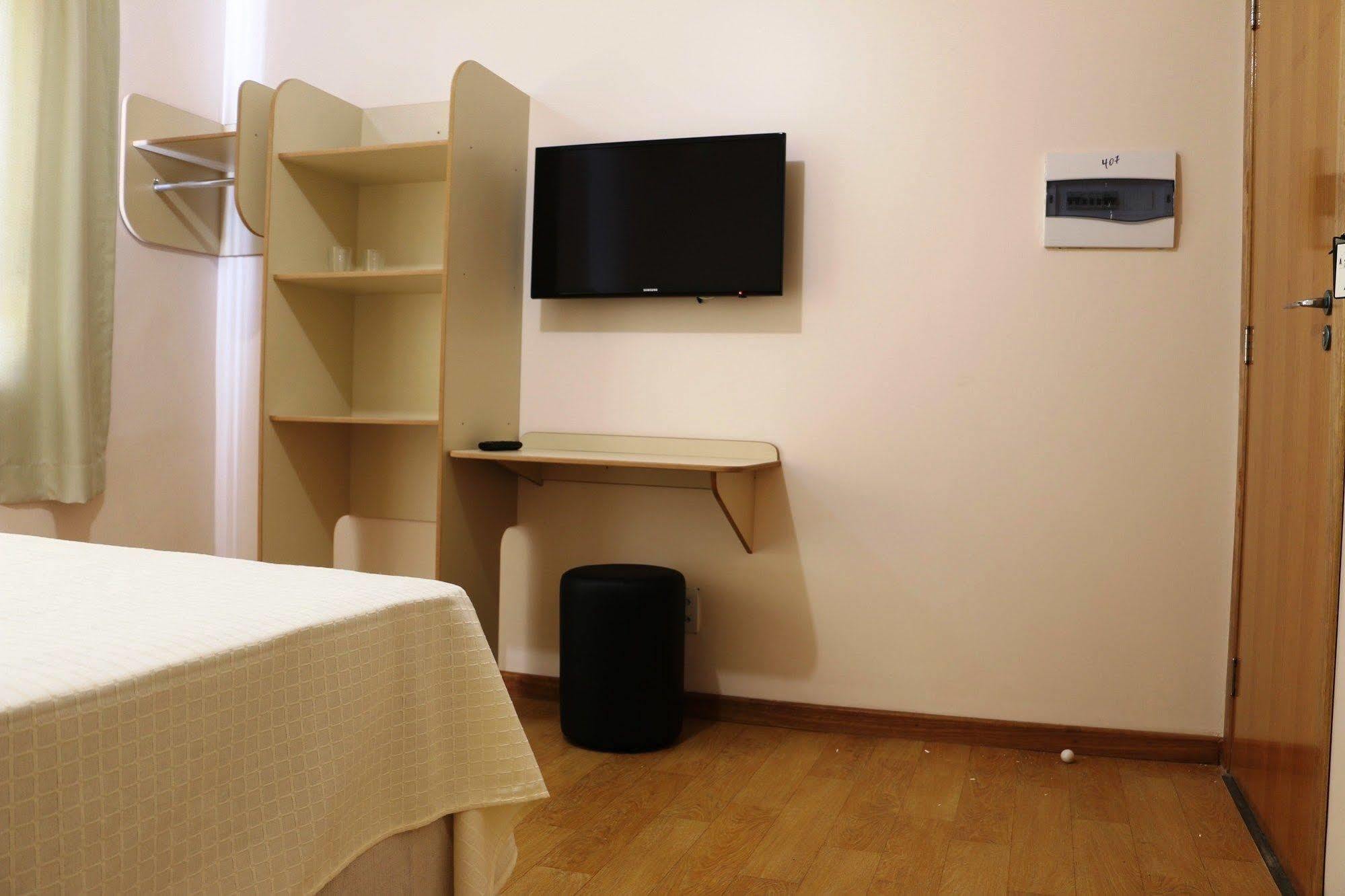 Vespasiano Hotel Telemaco Borba Экстерьер фото